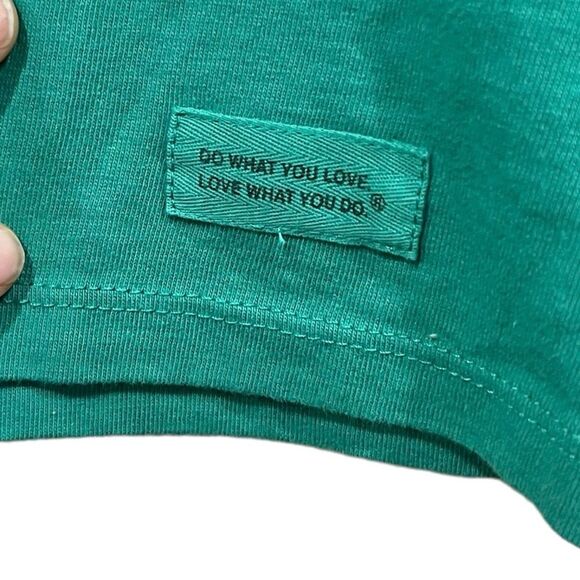 Life Is Good Take It Slow Green Sloth Graphic Tshirt Size Small Short Sleeved - Picture 5 of 5